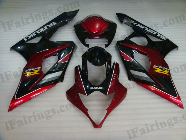 2005 2006 Suzuki GSXR1000 red and black fairing kits.