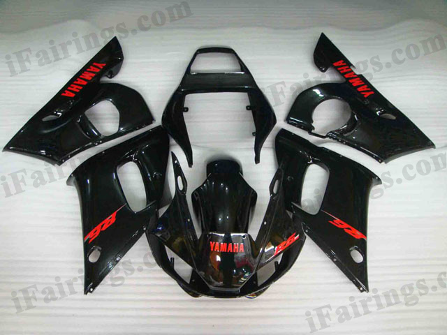 Aftermarket fairings for 1999 to 2002 YZF R6 glossy black graphics. - Click Image to Close