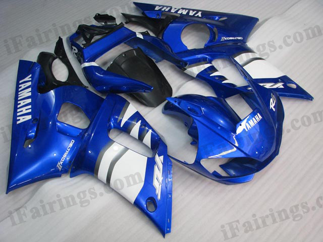 Aftermarket fairings for 1999 to 2002 YZF R6 blue graphics.