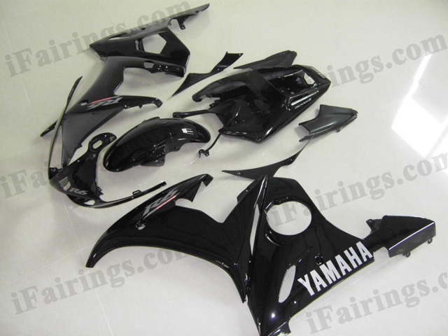 aftermarket fairings for 2003 2004 2005 YZF R6 glossy black scheme.