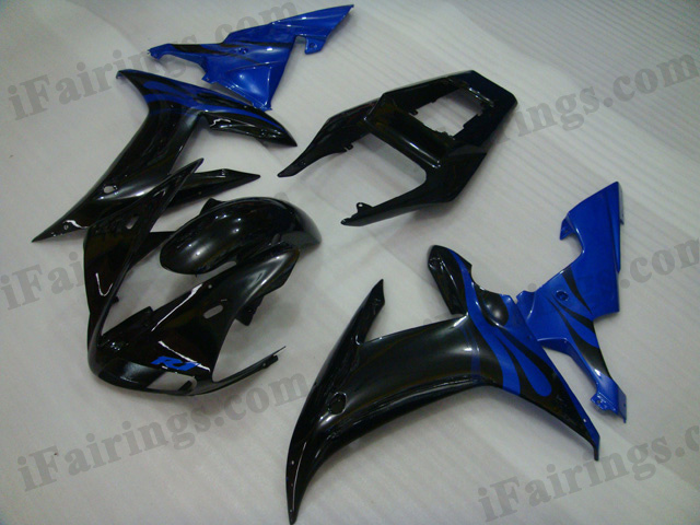 Custom fairings for 2002 2003 YZF R1 blue and black flame scheme.
