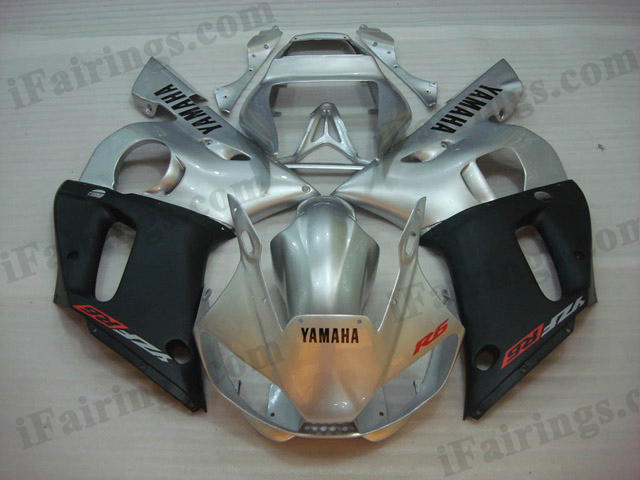 Motorcycle fairings for 1999 to 2002 YZF R6 silver and black scheme.