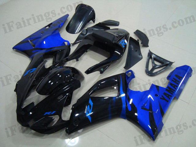 Replacement fairings for 1998 1999 YZF R1 candy blue/glossy black flame scheme.