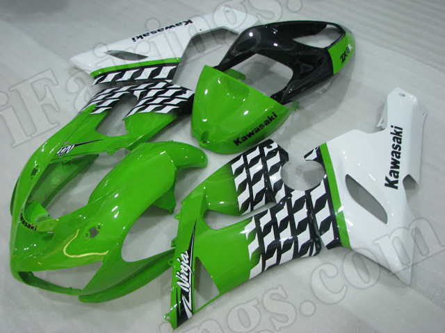Motorcycle fairings/bodywork for Kawasaki 2005 2006 Ninja ZX6R green and white.