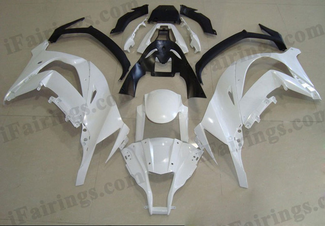 Motorcycle fairings/bodywork for 2011 to 2015 Kawasaki Ninja ZX10R white and black.