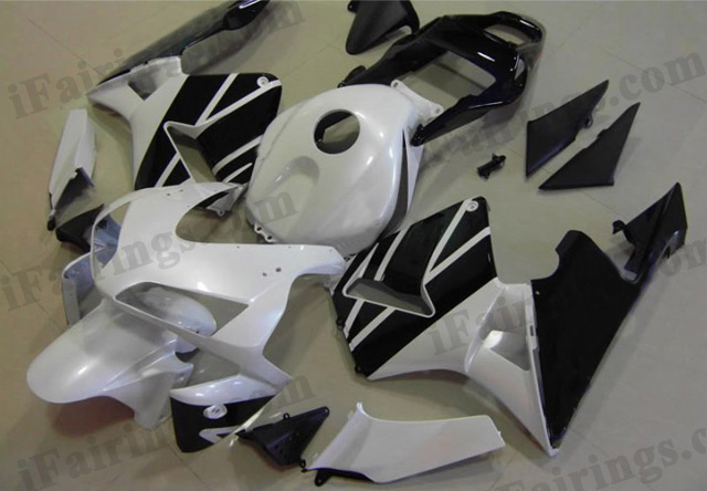 2003 2004 CBR600RR white and black fairing kits. - Click Image to Close