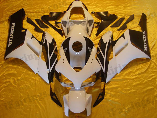2004 2005 CBR1000RR white and black fairings - Click Image to Close