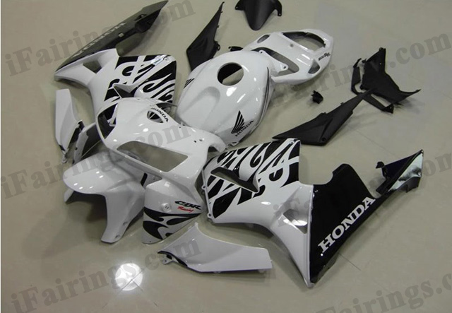 2005 2006 CBR600RR pearl white and black fairings - Click Image to Close