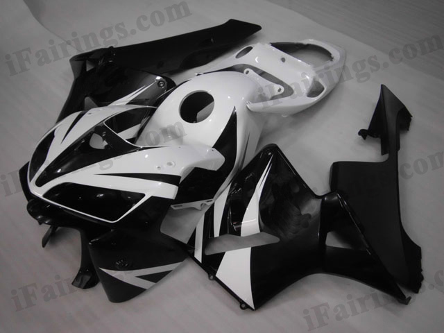 2005 2006 CBR600RR white and black fairing kits. - Click Image to Close