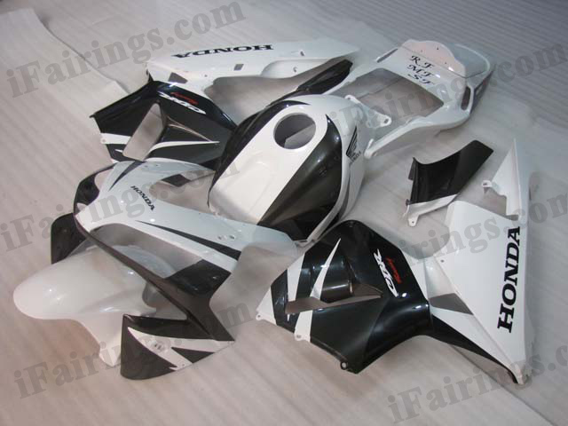 2005 2006 CBR600RR white and black body kits.