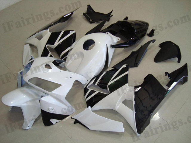 2005 2006 CBR600RR white/black fairing sets. - Click Image to Close