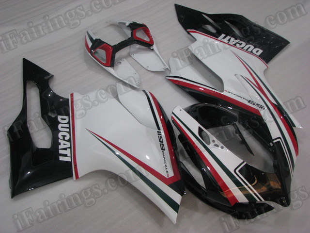 Ducati 899/1199 Panigale tricolored nero fairing kits.