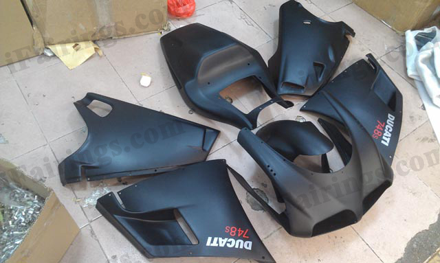 aftermarket fairing and body kits for Ducati 748 916 996 flat black.