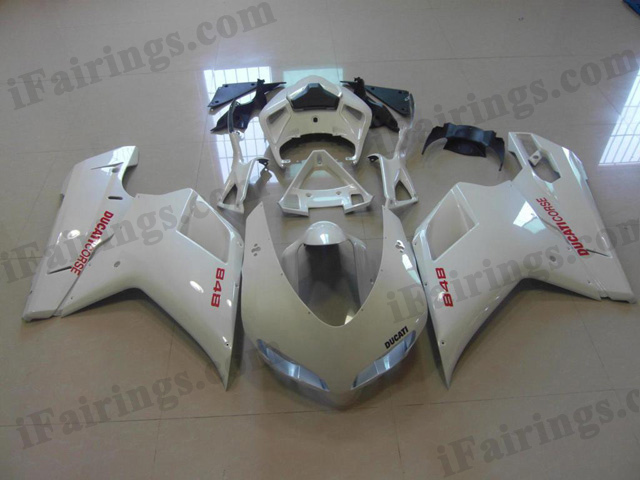 aftermarket fairing kit for Ducati 848/1098/1198 pearl white.