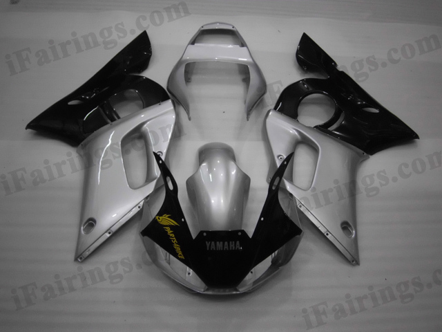 1999 2000 2001 2002 Yamaha YZF-R6 silver and black fairing kits.
