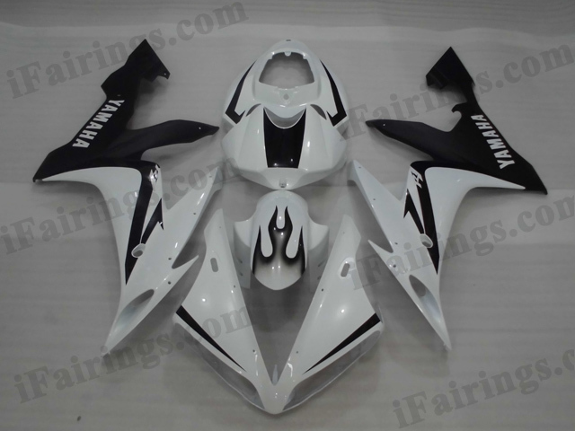 2004 2005 2006 Yamaha YZF-R1 white and black fairing kits.