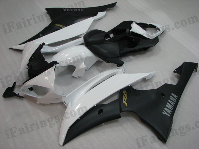 2008 to 2015 Yamaha YZF-R6 white and black fairing kits.