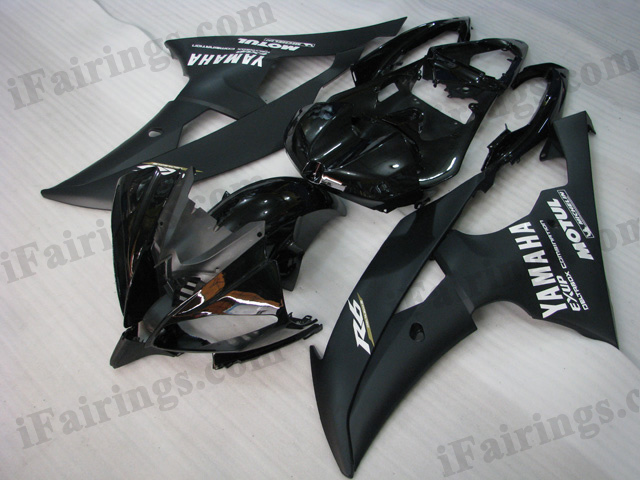 2008 to 2015 Yamaha YZF-R6 black fairing sets.