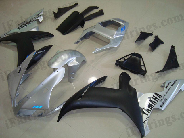 Custom fairings and body kits for 2002 2003 YZF R1 silver/black decals.