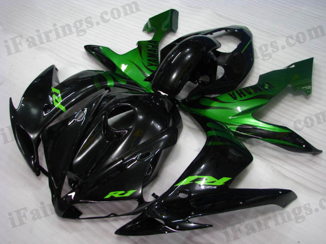 YZF-R1 2004 2005 2006 black and green fairings, 2004 2005 2006 R1 graphics.