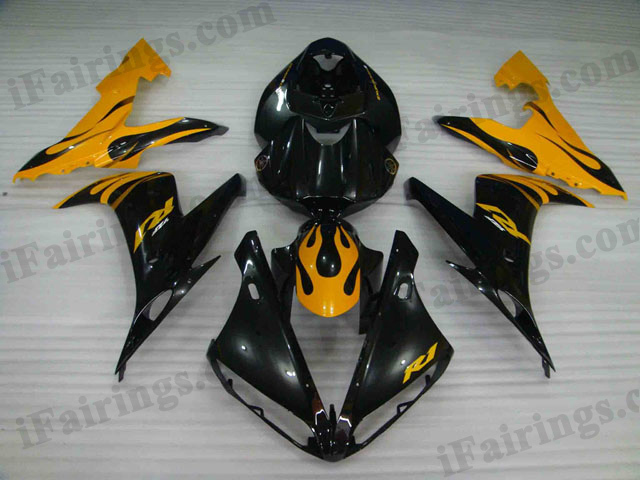 YZF-R1 2004 2005 2006 black and yellow fairings, 2004 2005 2006 R1 graphics.