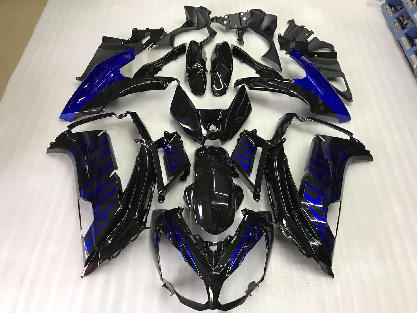 2012-2014 ninja 650 black blue flame